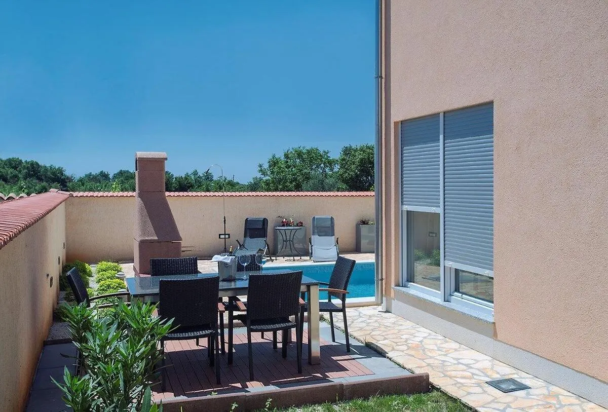 Holiday home Villa Lara I Liznjan